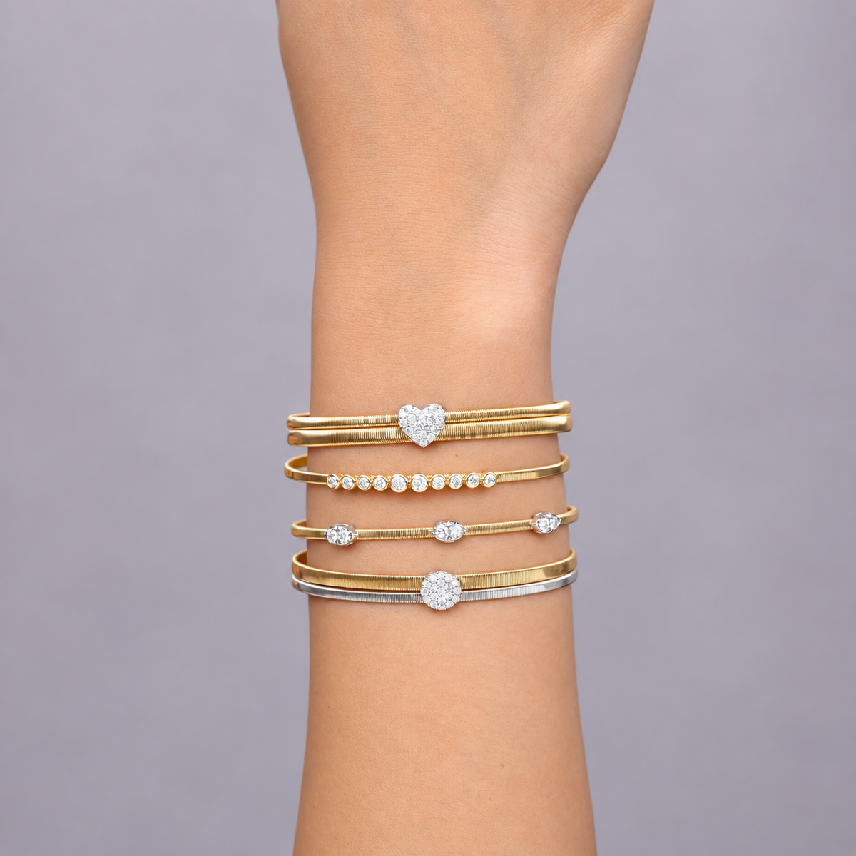 0.28CT DIAMOND PAVE CIRCLE BANGLE